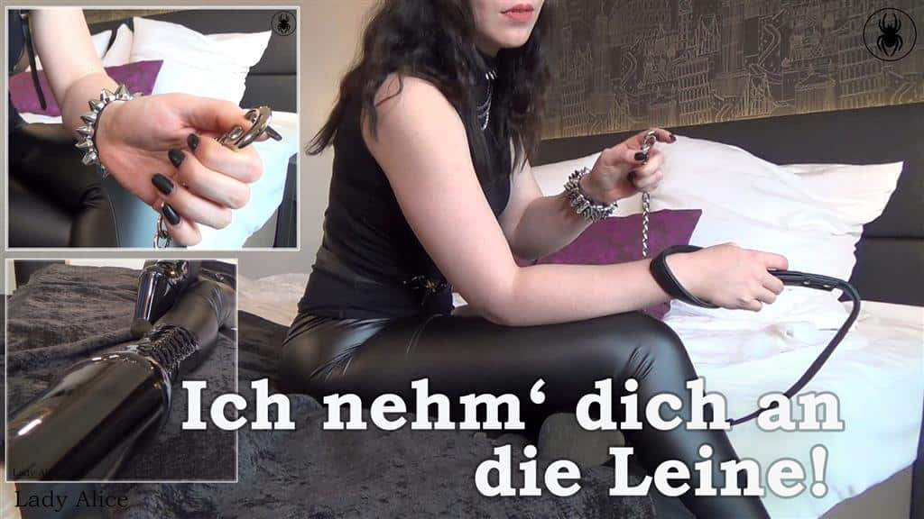 Traust du dich mir öffentlich zu dienen? Wo dich jeder sehen kann? Jetzt fragst du dich bestimmt: wie? Ganz einfach, ich nehme dich an die Leine und führe dich „Gassi“. Jeder kann dann sehen, wie ich dich wie meinen Köter führe. Ich gehe shoppen und Kaffee trinken und du bist am anderen Ende der Leine gefangen. Schau dir den Clip an! Na? Traust du dich? Clipsprache: Deutsch